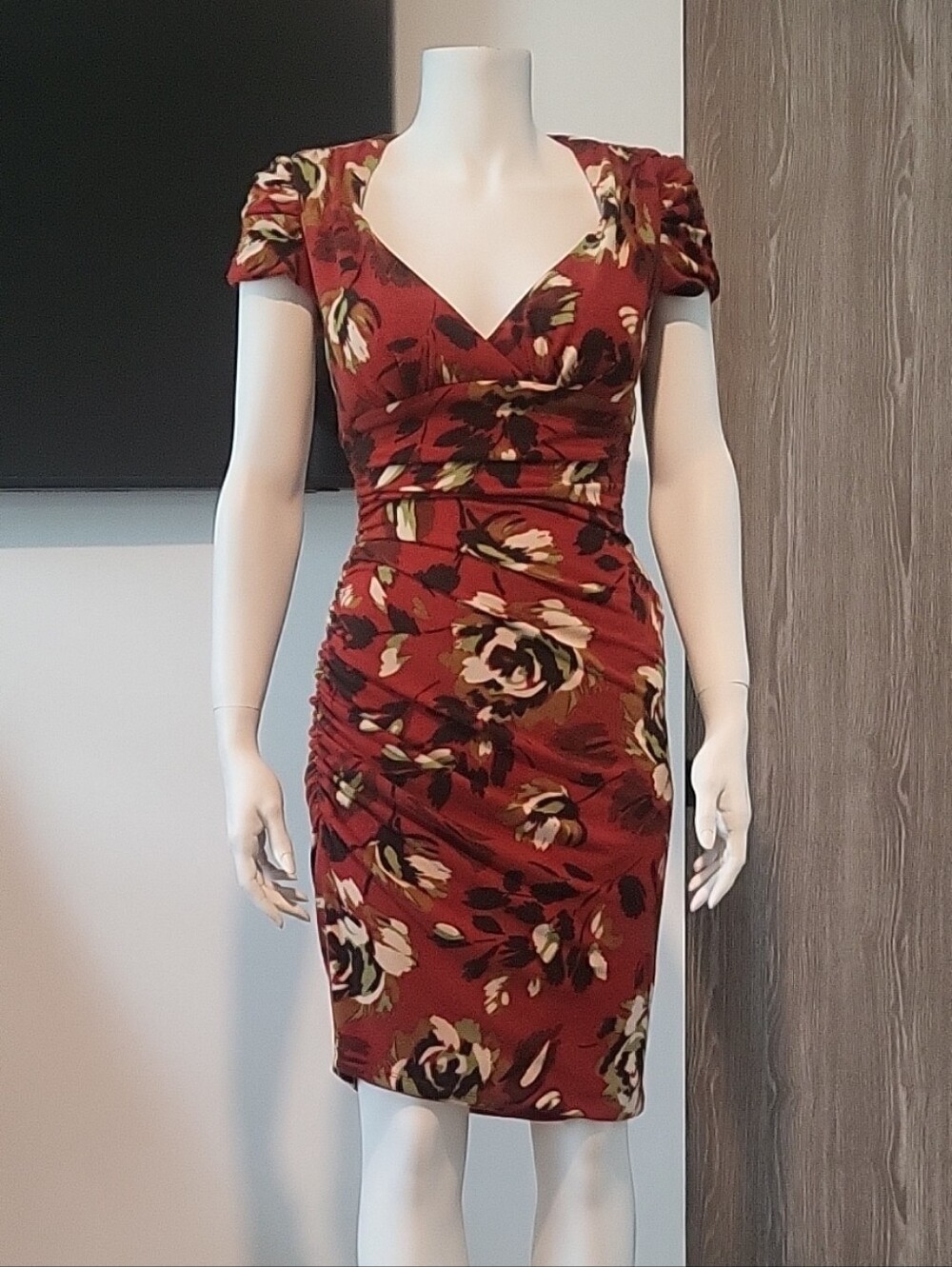Cache Burgundy Floral V-Neck Ruched Sheath Dress